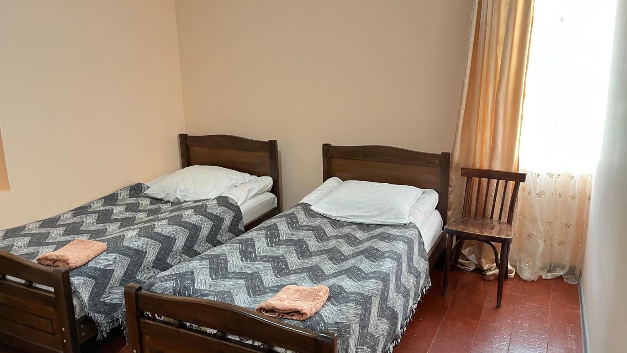 Ciuri'S Guesthouse Zhabeshi Екстериор снимка